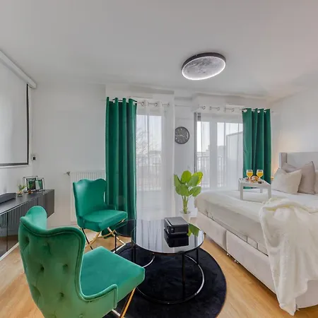 Apartment Cinema Moon Luxury - Gare 3min - Proche Paris *