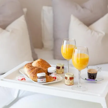 Cinema Moon Luxury - Gare 3min - Proche Paris Apartment *