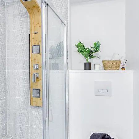 Cinema Moon Luxury - Gare 3min - Proche Paris Apartment Massy (Essonne)